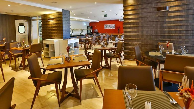<b>Quality Hotel Goiania Restaurant</b>. Images powered by <a href="https://iceportal.shijigroup.com/" title="IcePortal" target="_blank">IcePortal</a>.