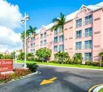 Comfort Suites Paradise Island Exterior