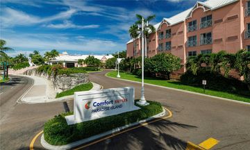 Comfort Suites Paradise Island