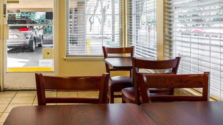 Econo Lodge Restaurant