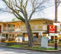 Econo Lodge Exterior