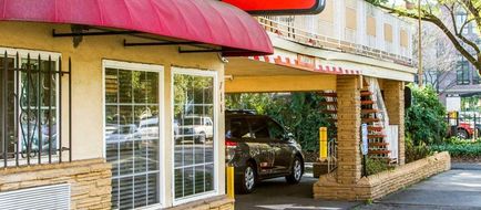 Econo Lodge Exterior