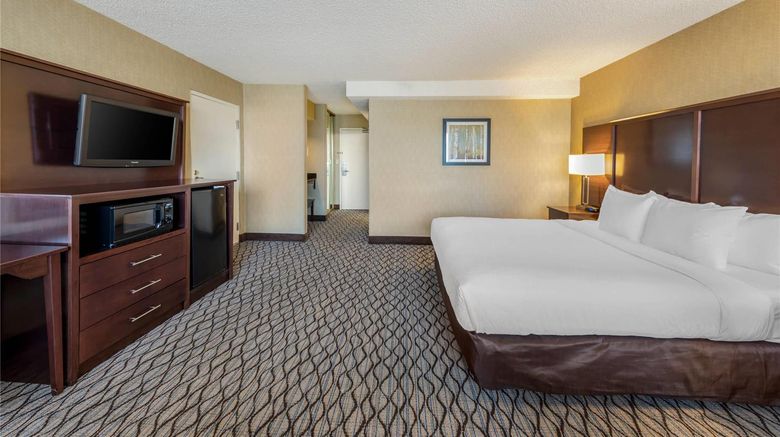 <b>Clarion Hotel Anaheim Resort Suite</b>. Images powered by <a href="https://iceportal.shijigroup.com/" title="IcePortal" target="_blank">IcePortal</a>.