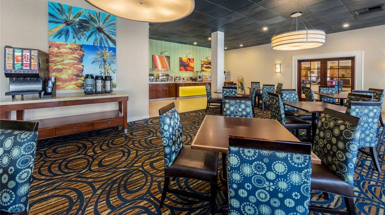 <b>Clarion Hotel Anaheim Resort Restaurant</b>. Images powered by <a href="https://iceportal.shijigroup.com/" title="IcePortal" target="_blank">IcePortal</a>.
