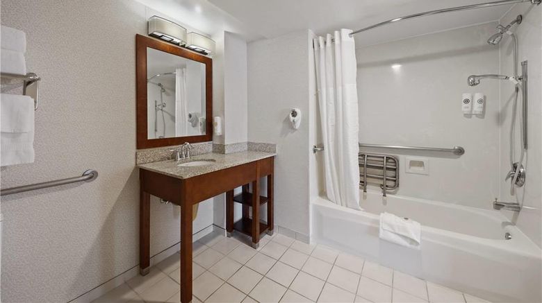 <b>Comfort Inn By The Bay Room</b>. Images powered by <a href="https://iceportal.shijigroup.com/" title="IcePortal" target="_blank">IcePortal</a>.