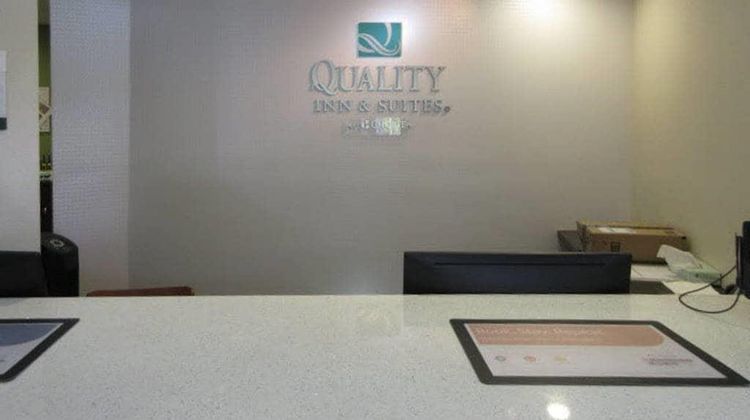 Quality Inn & Suites Fresno Lobby