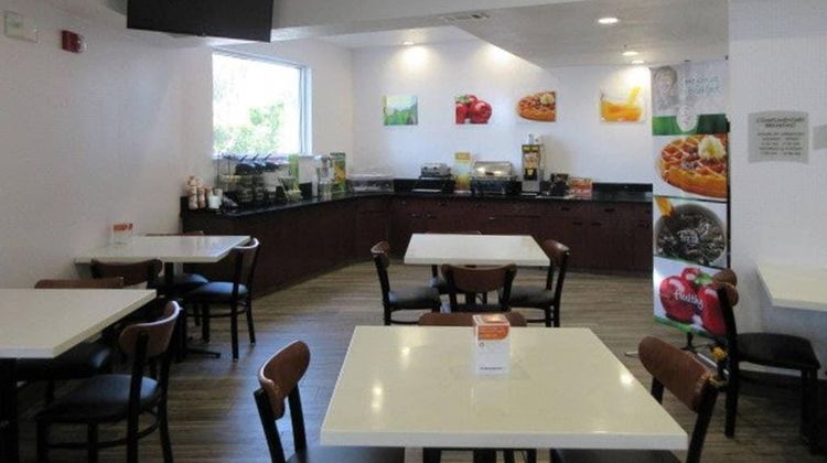 Quality Inn & Suites Fresno Restaurant