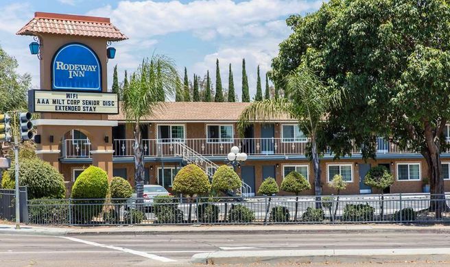 Rodeway Inn Escondido Downtown Exterior