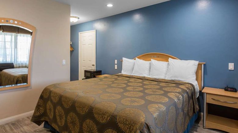 <b>Rodeway Inn Escondido Downtown Suite</b>. Images powered by <a href="https://iceportal.shijigroup.com/" title="IcePortal" target="_blank">IcePortal</a>.