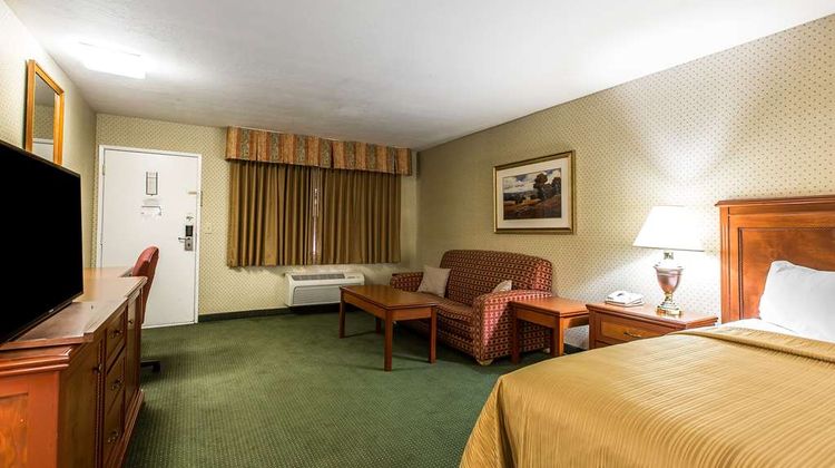 Quality Inn Ridgecrest Suite
