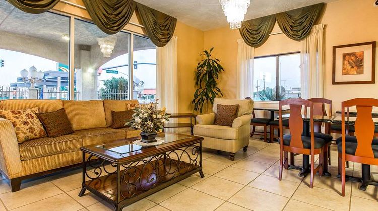 Quality Inn Ridgecrest Lobby