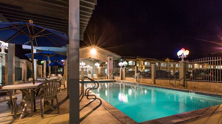 Quality Inn Ridgecrest Pool