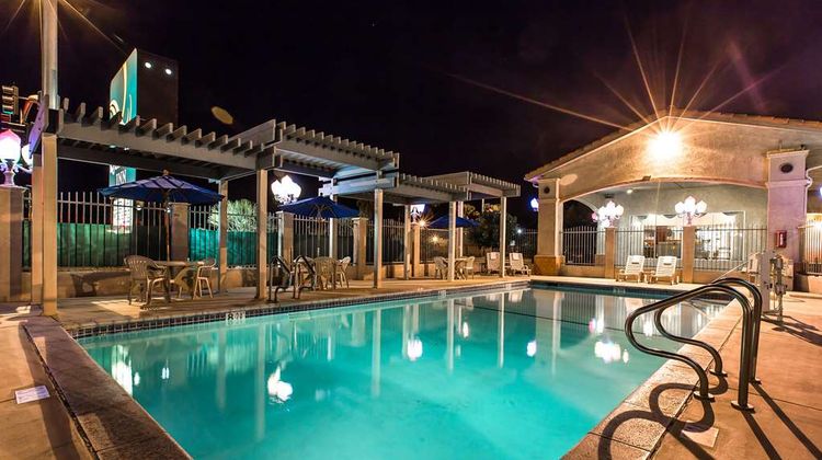 Quality Inn Ridgecrest Pool