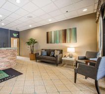Quality Inn & Suites Hermosa Beach Lobby