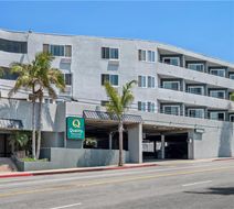 Quality Inn & Suites Hermosa Beach Exterior
