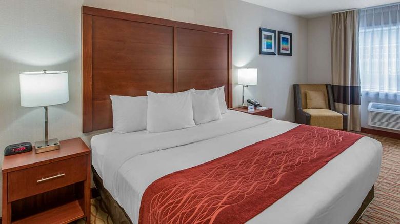 <b>Comfort Inn Room</b>. Images powered by <a href="https://iceportal.shijigroup.com/" title="IcePortal" target="_blank">IcePortal</a>.