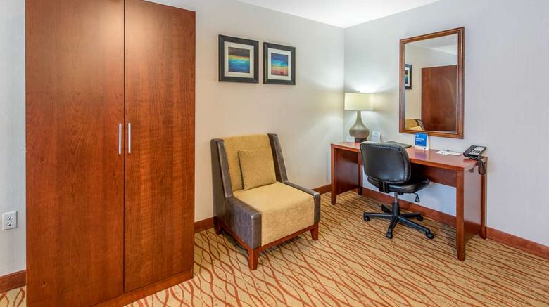 <b>Comfort Inn Room</b>. Images powered by <a href="https://iceportal.shijigroup.com/" title="IcePortal" target="_blank">IcePortal</a>.