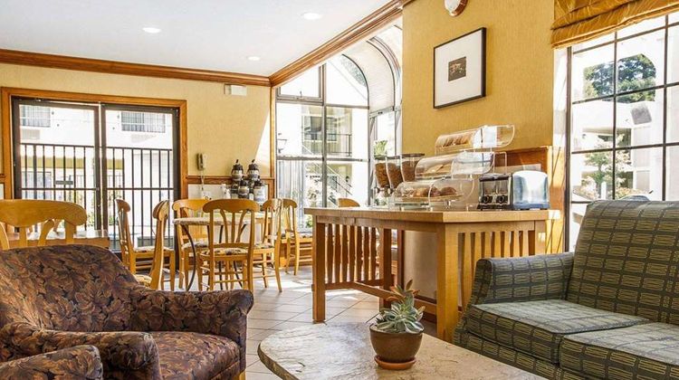 Quality Inn Petaluma-Sonoma Lobby
