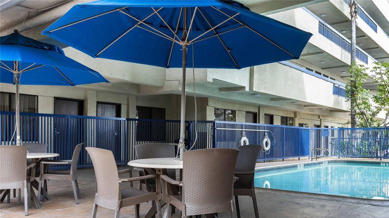 <b>Quality Inn & Suites LAX Airport Pool</b>. Images powered by <a href="https://iceportal.shijigroup.com/" title="IcePortal" target="_blank">IcePortal</a>.