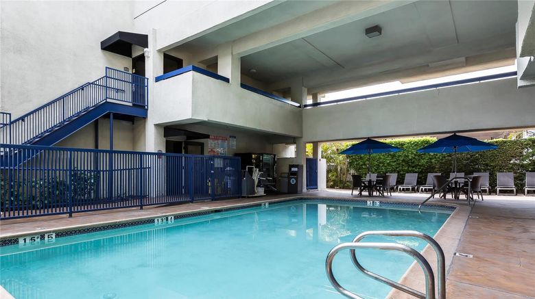 <b>Quality Inn & Suites LAX Airport Pool</b>. Images powered by <a href="https://iceportal.shijigroup.com/" title="IcePortal" target="_blank">IcePortal</a>.