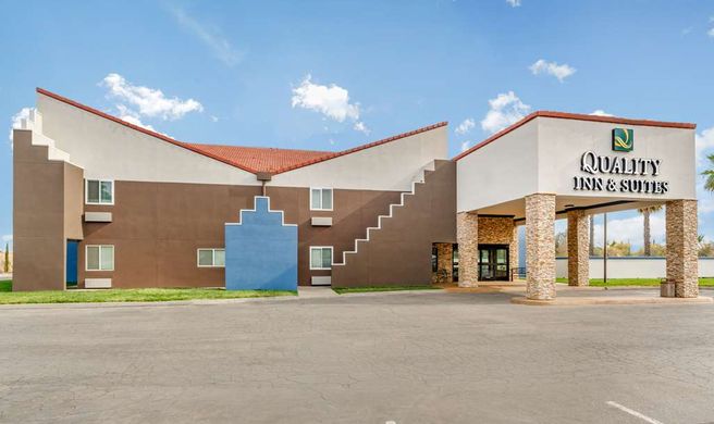 Quality Inn & Suites Exterior