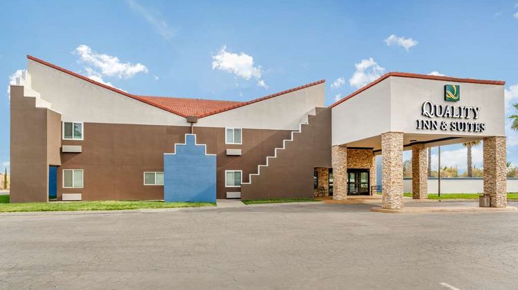 Quality Inn & Suites Exterior