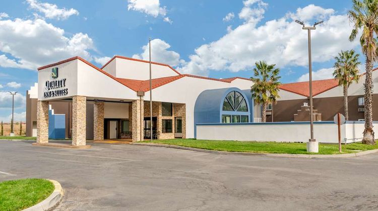 Quality Inn & Suites Exterior