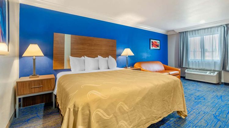 Quality Inn & Suites Suite