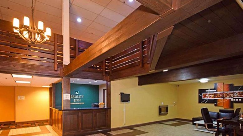 <b>Quality Inn near Mammoth Mountain Lobby</b>. Images powered by <a href="https://iceportal.shijigroup.com/" title="IcePortal" target="_blank">IcePortal</a>.