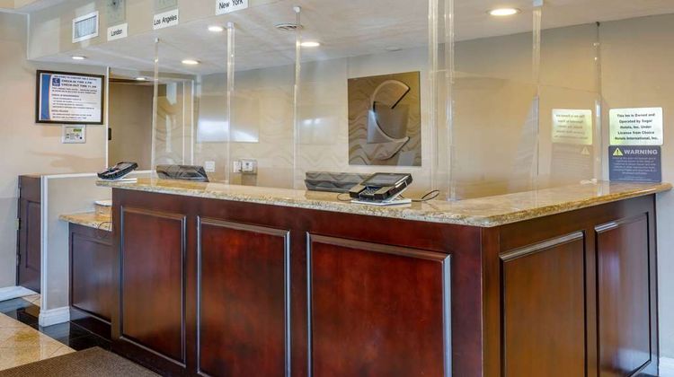 Comfort Inn & Suites Huntington Beach Lobby