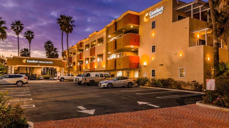 <b>Comfort Inn & Suites Huntington Beach Exterior</b>. Images powered by <a href="https://iceportal.shijigroup.com/" title="IcePortal" target="_blank">IcePortal</a>.