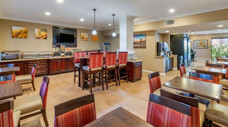 <b>Comfort Inn & Suites Huntington Beach Restaurant</b>. Images powered by <a href="https://iceportal.shijigroup.com/" title="IcePortal" target="_blank">IcePortal</a>.