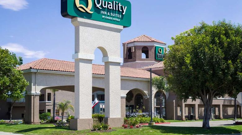 <b>Quality Inn & Suites Camarillo Exterior</b>. Images powered by <a href="https://iceportal.shijigroup.com/" title="IcePortal" target="_blank">IcePortal</a>.