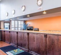 Quality Inn & Suites Bell Gardens Lobby