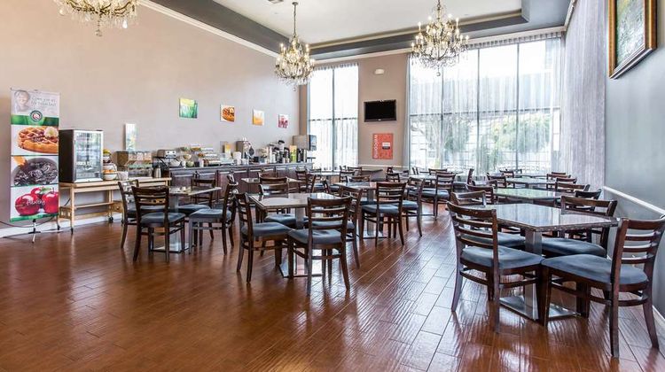 Quality Inn & Suites Bell Gardens Restaurant