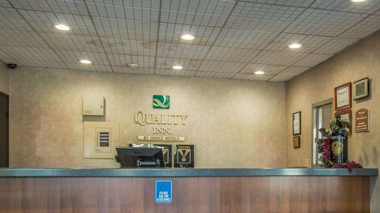 Quality Inn Temecula Wine Country Lobby