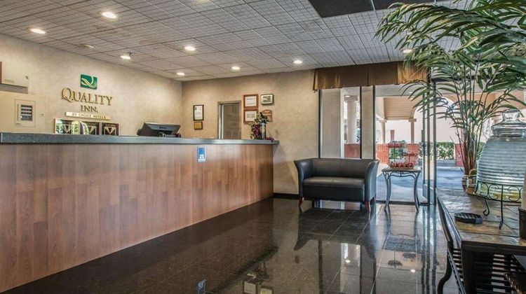 Quality Inn Temecula Wine Country Lobby