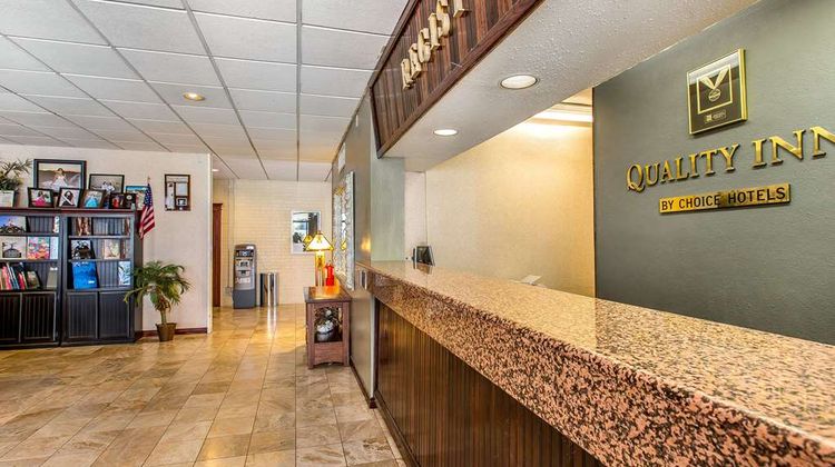 Quality Inn at Historic Route 66 Barstow Lobby