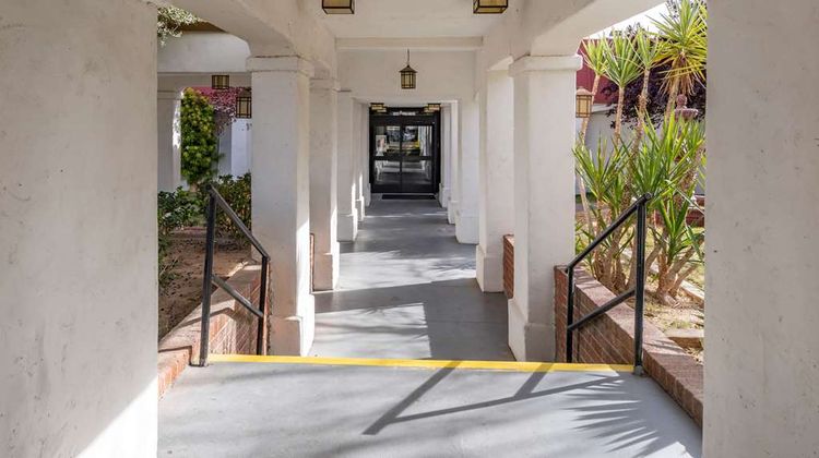Quality Inn at Historic Route 66 Barstow Exterior