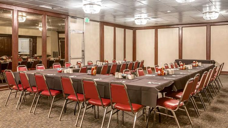 Quality Inn at Historic Route 66 Barstow Meeting