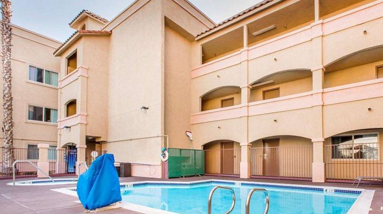 Comfort Inn Moreno Valley Pool