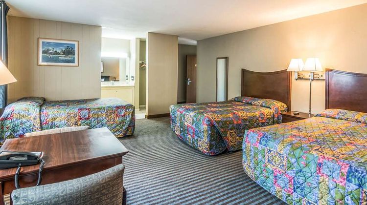Rodeway Inn Regalodge Room