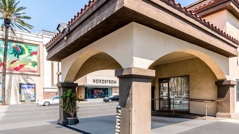 <b>Rodeway Inn Regalodge Exterior</b>. Images powered by <a href="https://iceportal.shijigroup.com/" title="IcePortal" target="_blank">IcePortal</a>.