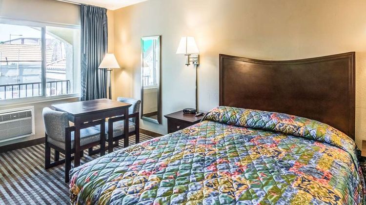 Rodeway Inn Regalodge Room