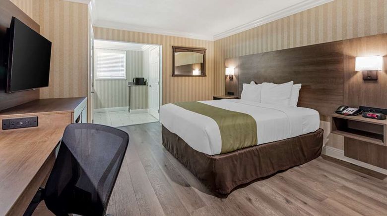 <b>Quality Inn & Suites Anaheim Maingate Room</b>. Images powered by <a href="https://iceportal.shijigroup.com/" title="IcePortal" target="_blank">IcePortal</a>.