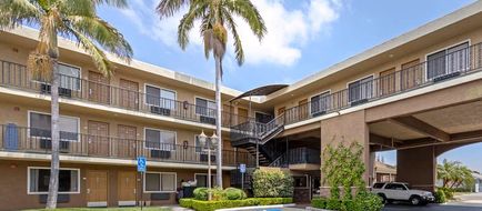 Quality Inn & Suites Anaheim Maingate Exterior