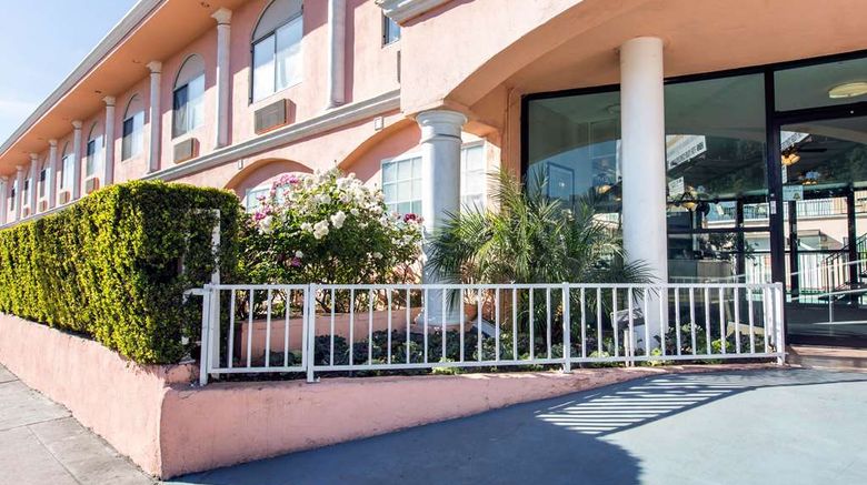 Rodeway Inn near Melrose Ave Exterior. Images powered by <a href="https://iceportal.shijigroup.com" target="_blank" rel="noopener">Ice Portal</a>.