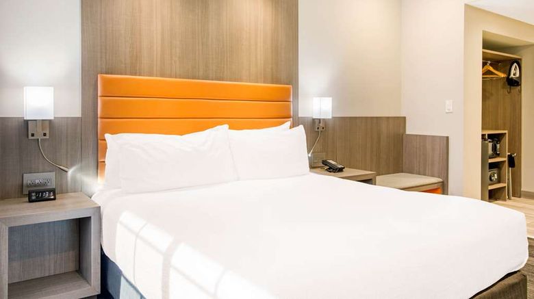 <b>Rodeway Inn near Melrose Ave Room</b>. Images powered by <a href="https://iceportal.shijigroup.com/" title="IcePortal" target="_blank">IcePortal</a>.