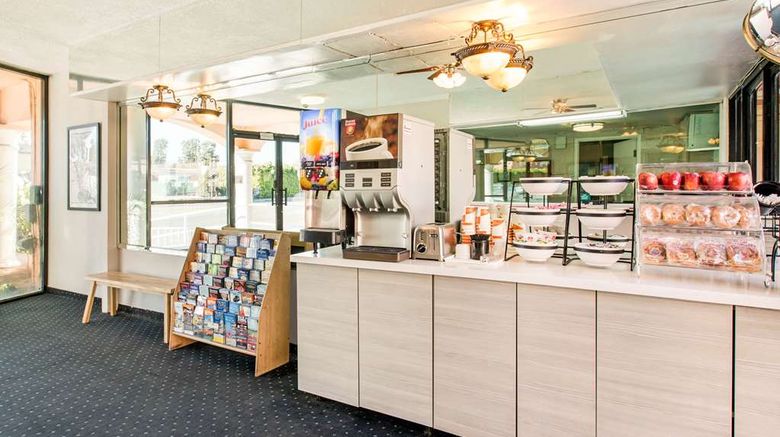 <b>Rodeway Inn near Melrose Ave Restaurant</b>. Images powered by <a href="https://iceportal.shijigroup.com/" title="IcePortal" target="_blank">IcePortal</a>.