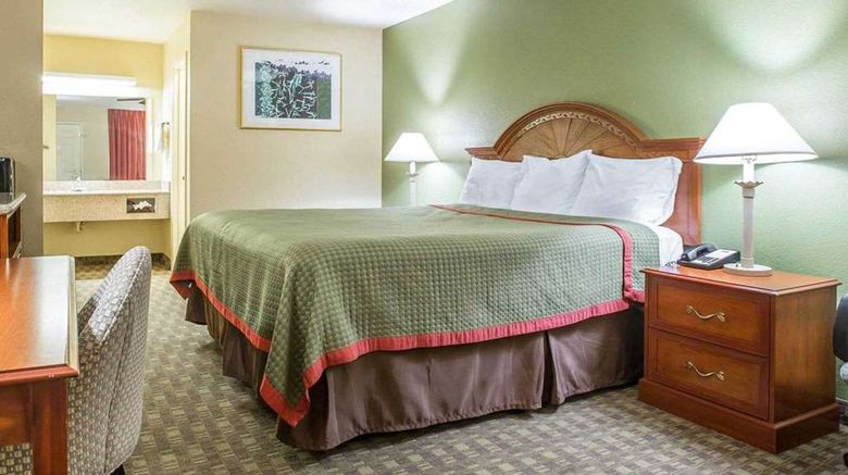 <b>Rodeway Inn Room</b>. Images powered by <a href="https://iceportal.shijigroup.com/" title="IcePortal" target="_blank">IcePortal</a>.